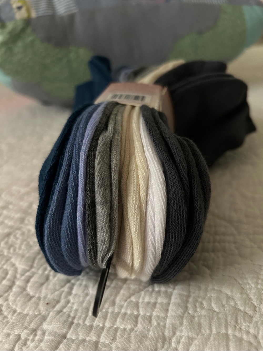 NWT Women's 10-Pack Crew Socks in Black, Navy, Gray & Cream - Picture 2 of 8
